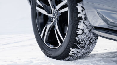 Volvo XC60 koła zimowe w śniegu