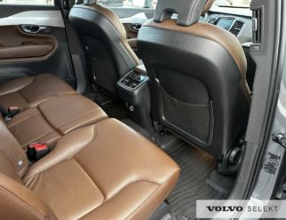 Volvo XC90 Momentum brązowe wnętrze