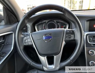 Volvo S60 Summum czarne wnętrze kierownica