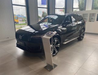 Volvo XC90 czarne przód