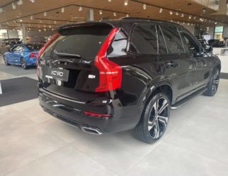 Volvo XC90 czarne tył