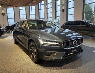 Volvo S60 niebieskie denim blue przód