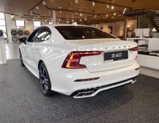 Volvo S60 R-Design białe tył