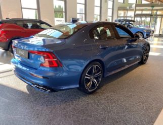 Volvo S60 R-Design niebieskie bok