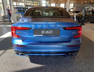 Volvo S60 R-Design niebieskie tył