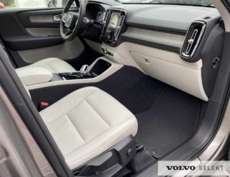 Volvo XC40 Inscription używane jasny środek