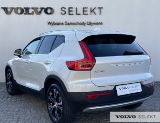 Volvo XC40 Inscription białe używane tył
