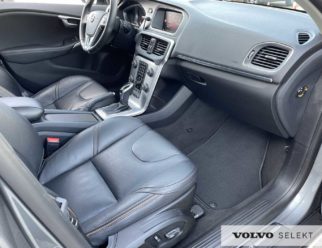 Volvo V40 Cross Country Momentum używane czarna skóra