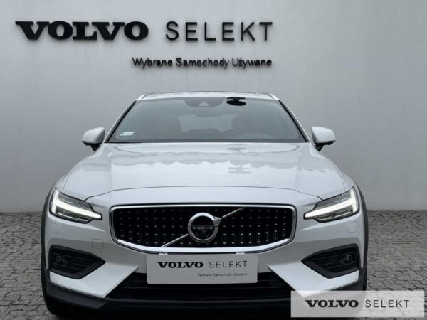 Volvo V60 Cross Country białe przód