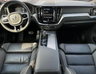 Volvo XC60 R-Design używane czarny środek