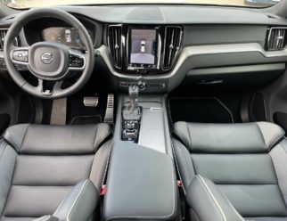 Volvo XC60 R-Design używane czarna skóra