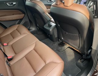 Volvo XC60 Inscription używane miejsce na nogi tył