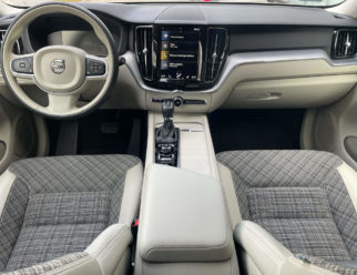 Volvo XC60 jasny środek skórzana tapicerka