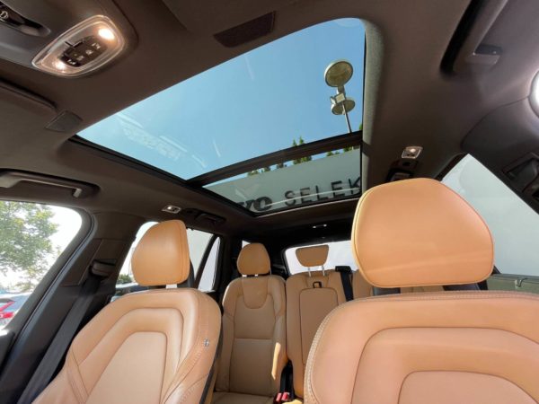 Volvo XC90 dach panoramiczny wnętrze