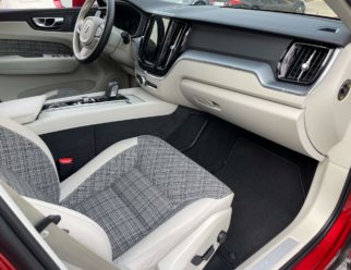 Volvo XC60 jasny środek welurowo-skórzany