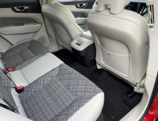 Volvo XC60 jasne wnętrze skóra kanapa