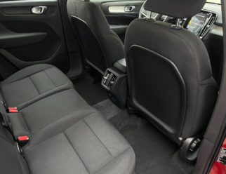 Volvo XC40 używane ciemna tapicerka