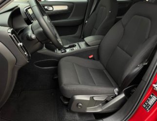 Volvo XC40 używane czarna tapicerka