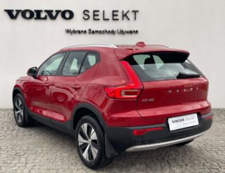 Volvo XC40 używane czerwone tył