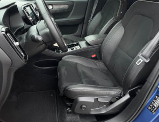 Volvo XC40 R-Design czarny środek