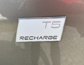 Volvo XC40 Recharge T5 emblemat