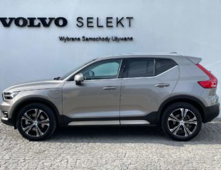 Volvo XC40 Recharge PHEV beżowe bok