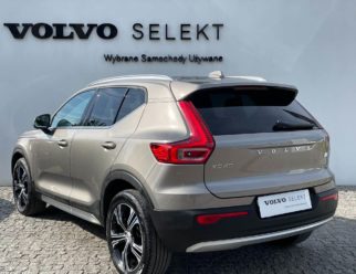 Volvo XC40 Recharge PHEV beżowe tył