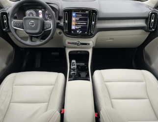 Volvo XC40 używane inscription jasna skóra