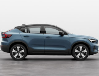 Volvo C40 kolor lakieru Fjord Blue bok