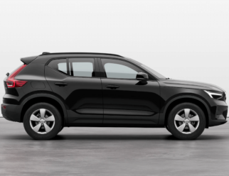 Volvo XC40 kolor lakieru Black Stone bok
