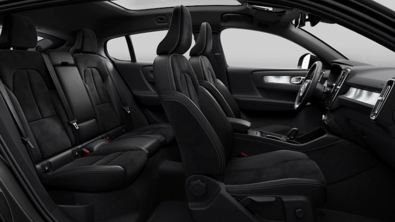 Volvo C40 tapicerka czarna zamszowa Connect
