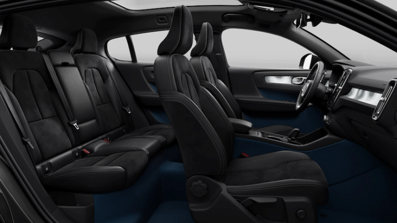 Volvo C40 tapicerka czarna zamszowa Connect Fjord Blue