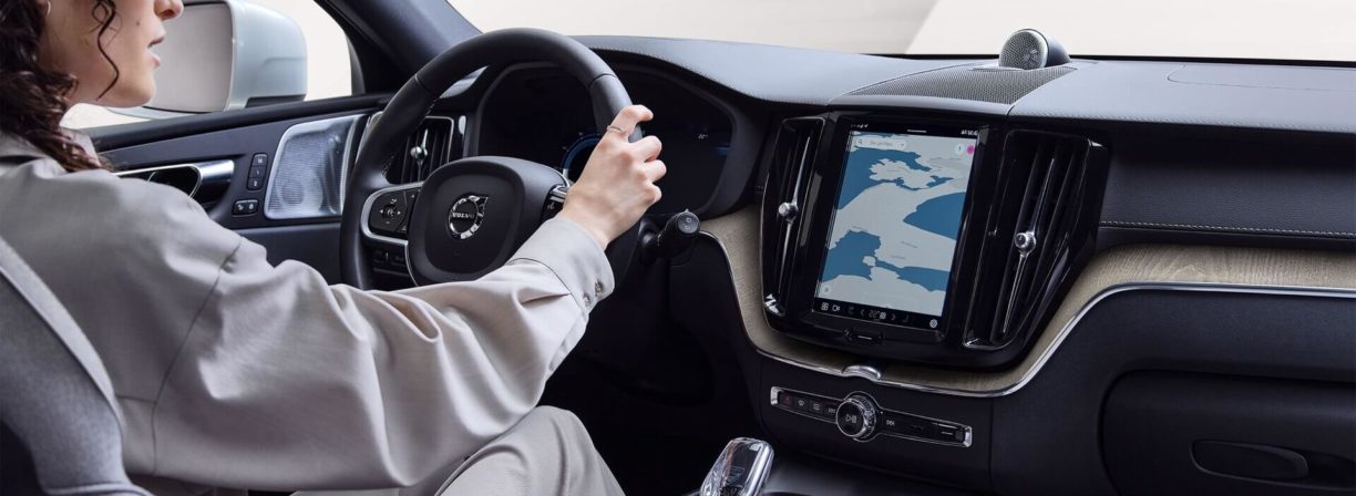 Volvo XC60 Recharge kierowca wnętrze
