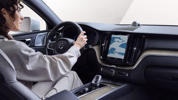Volvo XC60 Recharge kierowca wnętrze