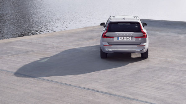 Volvo XC60 Recharge widok z tyłu