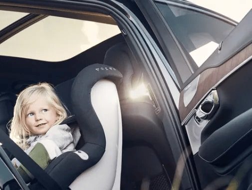 Volvo bezpieczeństwo dzieci w foteliku