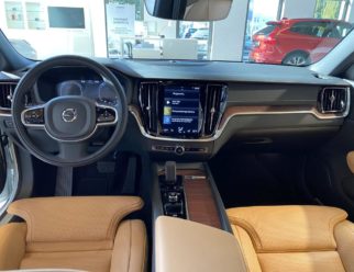 Volvo V60 Cross Country Pro jasna skóra