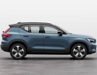 Volvo XC40 Recharge Electric Fjord Blue bok