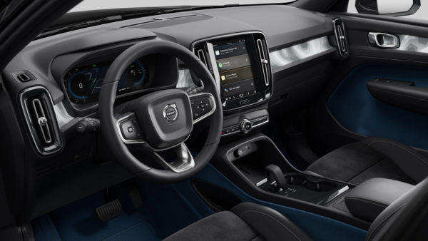 Volvo XC40 Recharge Electric wnętrze Fjord Blue