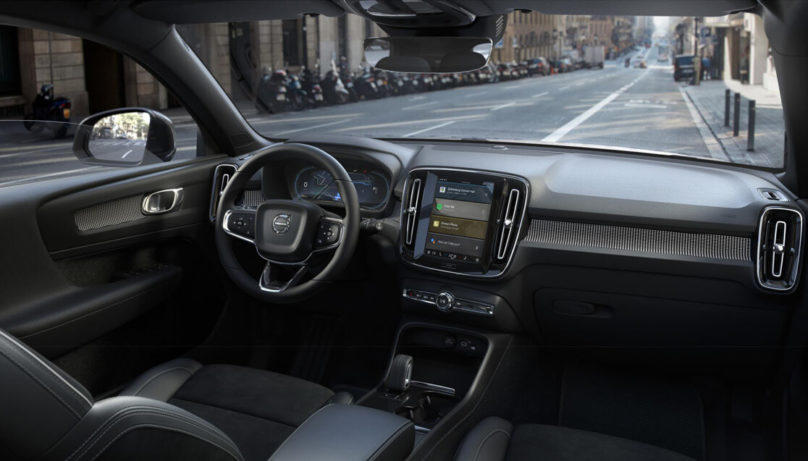 Volvo XC40 Recharge Electric wnętrze przód