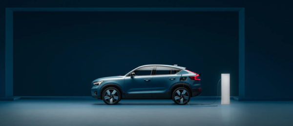 Volvo C40 Recharge bok