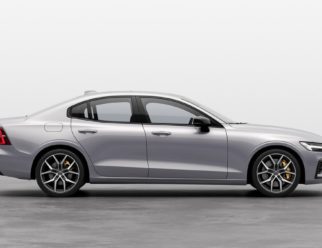 Volvo S60 Recharge kolor Silver Dawn bok