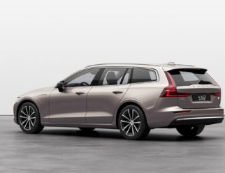 Volvo V60 Recharge kolor Bright Dusk tył