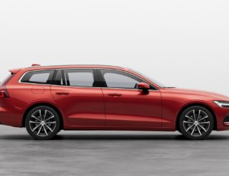 Volvo V60 Recharge kolor Fusion Red bok