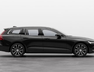 Volvo V60 Recharge kolor Onyx Black bok