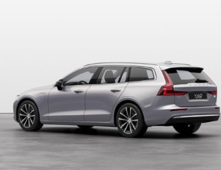 Volvo V60 Recharge kolor Silver Dawn tył