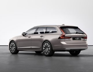 Volvo V90 Recharge kolor Bright Dusk tył