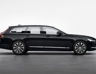 Volvo V90 Recharge kolor Onyx Black bok