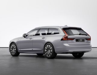 Volvo V90 Recharge kolor Silver Dawn tył