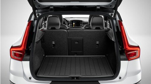 Mata gumowa do bagażnika Volvo XC40